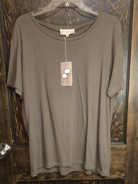 NWT Synergy Organic Cappuccino Relaxed Fit Scoop Neck Hi-low Bottom Hem T-Shirt